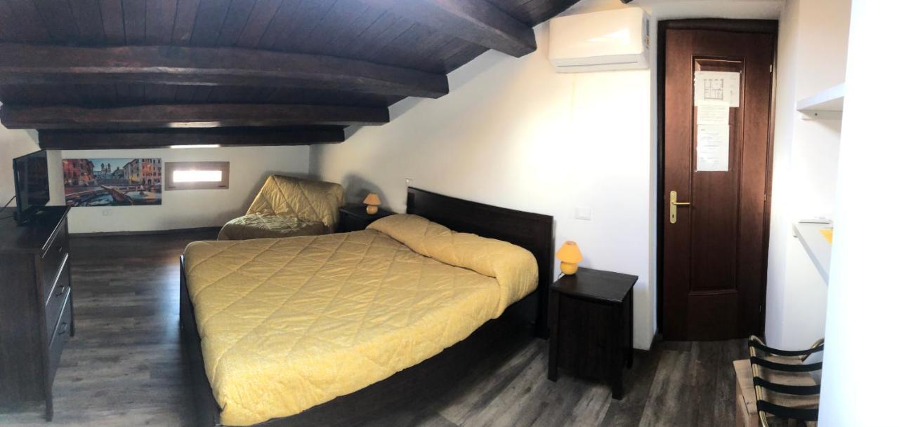 Bb Il Re Alla Reginella Guest House Rome Bagian luar foto
