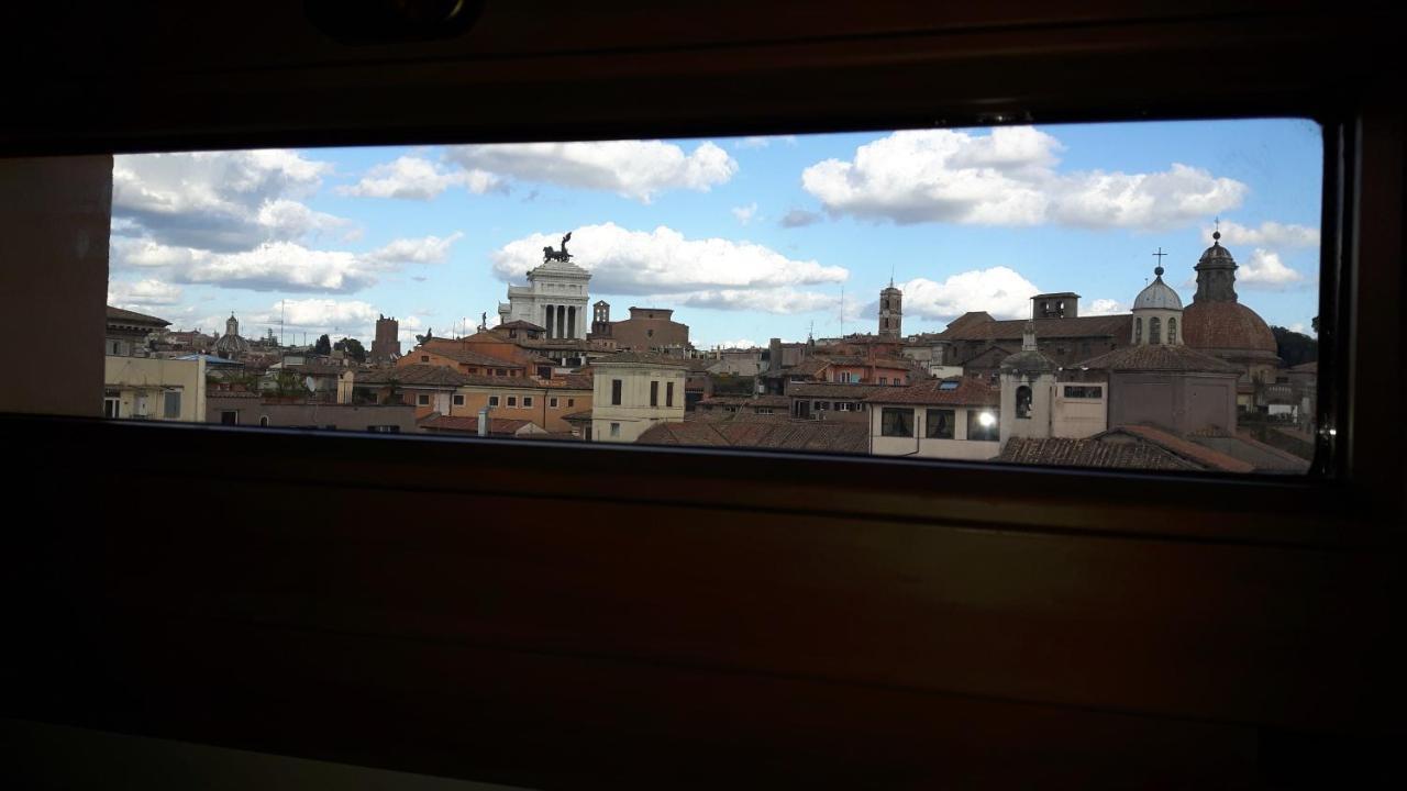 Bb Il Re Alla Reginella Guest House Rome Bagian luar foto