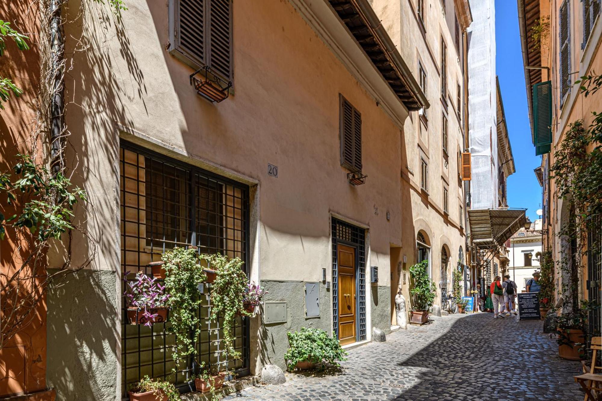 Bb Il Re Alla Reginella Guest House Rome Bagian luar foto