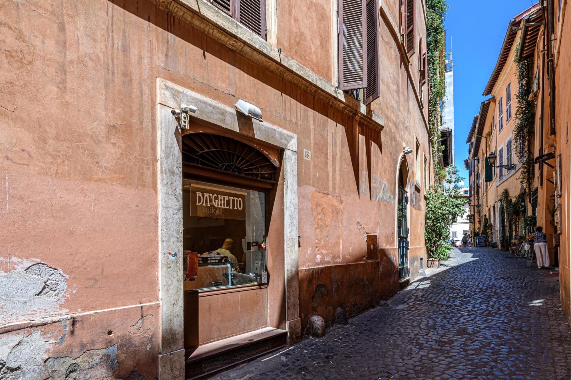 Bb Il Re Alla Reginella Guest House Rome Bagian luar foto