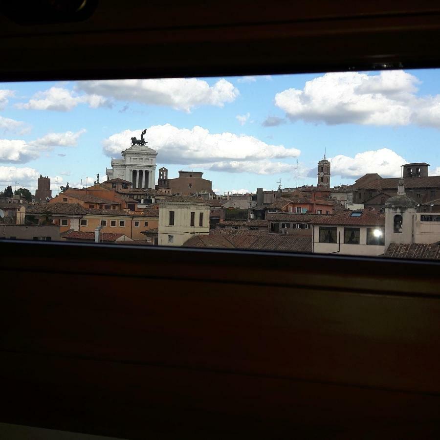 Bb Il Re Alla Reginella Guest House Rome Bagian luar foto