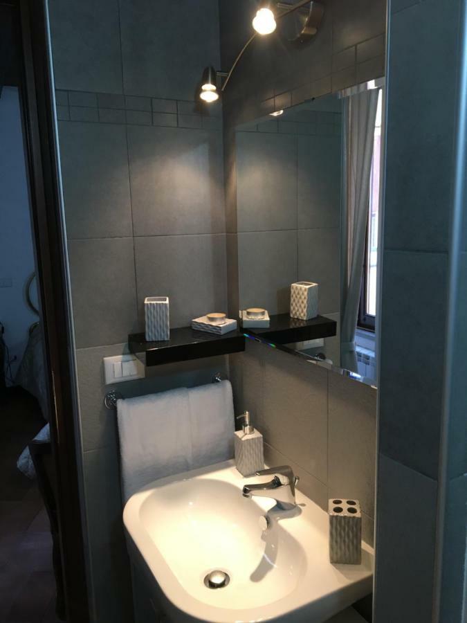 Bb Il Re Alla Reginella Guest House Rome Bagian luar foto