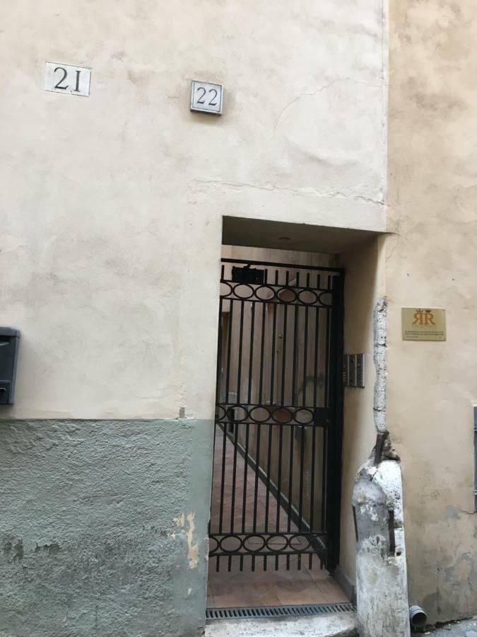 Bb Il Re Alla Reginella Guest House Rome Bagian luar foto
