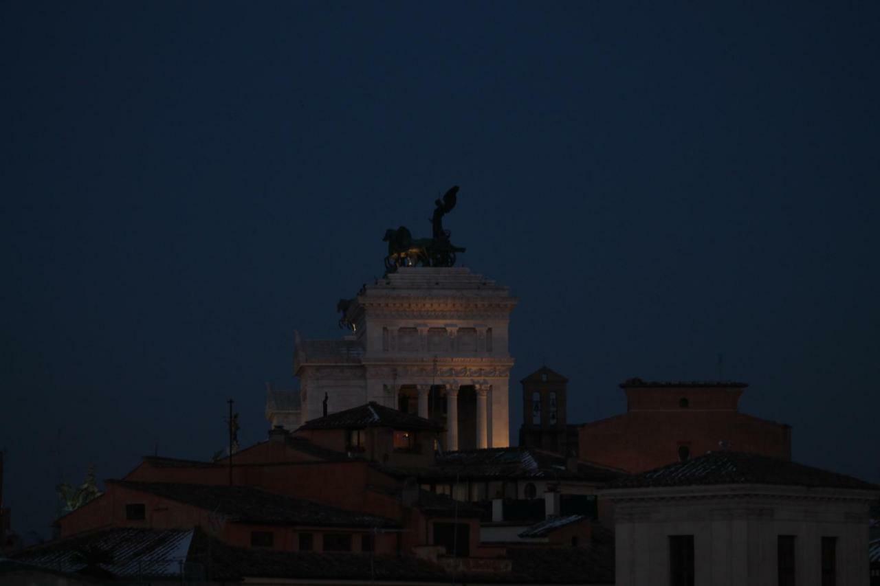 Bb Il Re Alla Reginella Guest House Rome Bagian luar foto