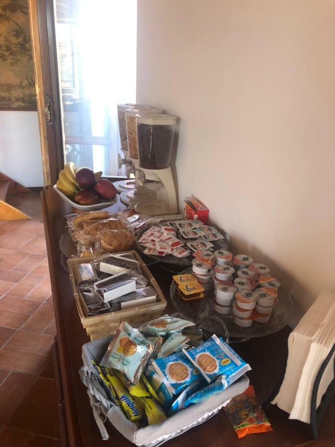 Bb Il Re Alla Reginella Guest House Rome Bagian luar foto