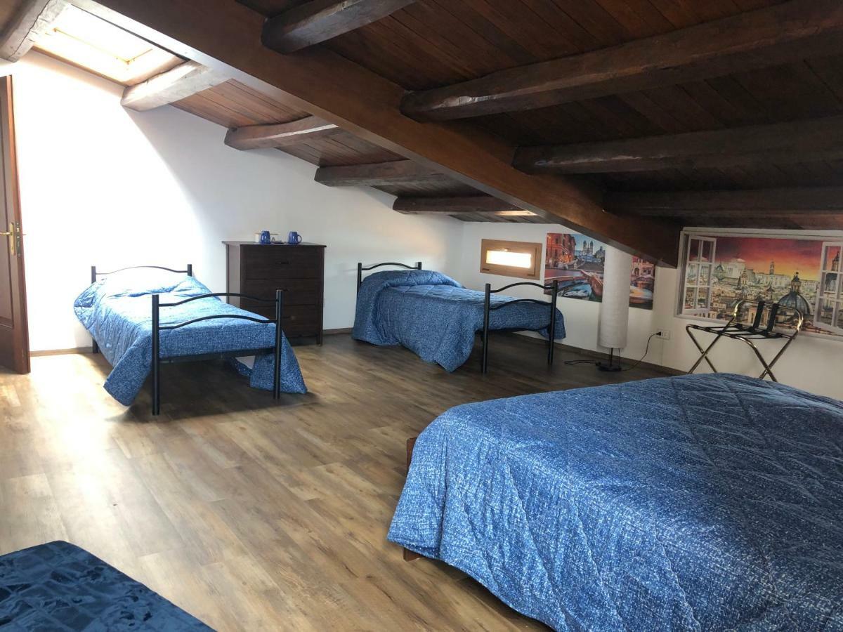Bb Il Re Alla Reginella Guest House Rome Bagian luar foto