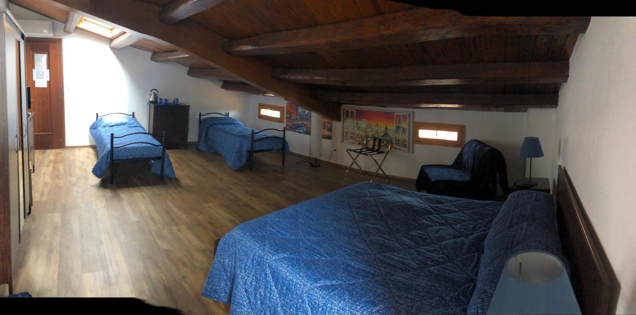 Bb Il Re Alla Reginella Guest House Rome Bagian luar foto